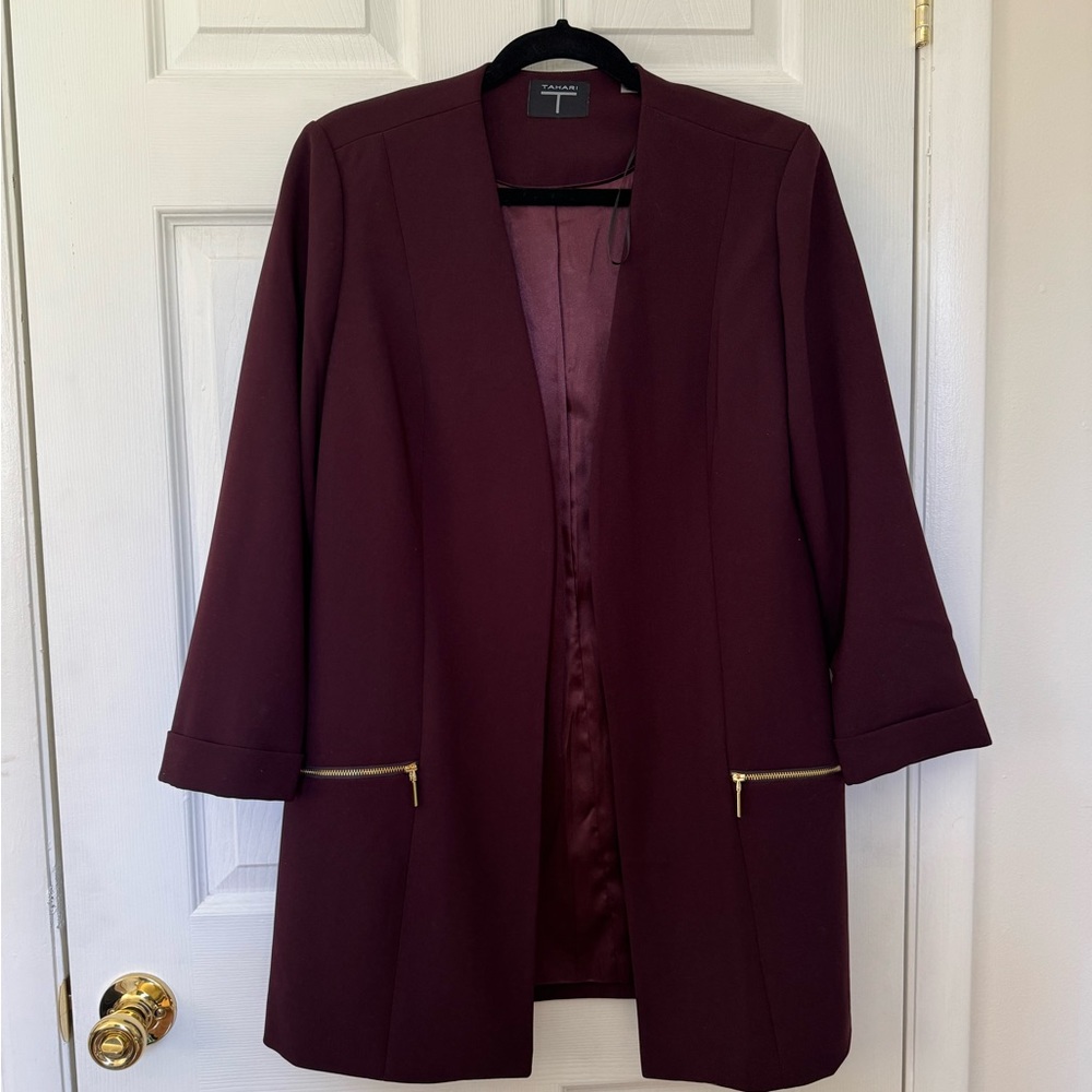 NWOT Tahari oversized suit jacket. Plum. Size 10. Fully lined.